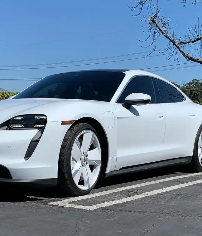 window tint on white Porsche